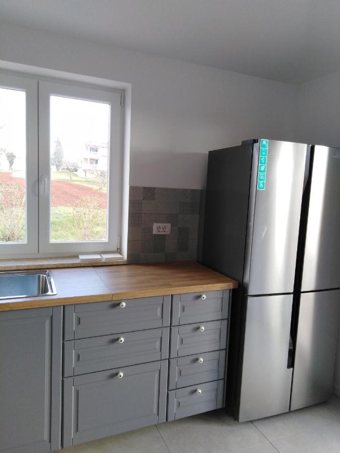 Vila Dubravka - Schoen Und Komfortabel Inmitten Von Olivenbaeumen Und Weinbergen Mit Whirlpool Valtura Buitenkant foto