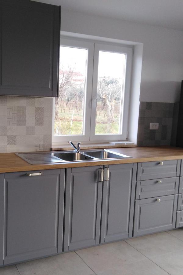 Vila Dubravka - Schoen Und Komfortabel Inmitten Von Olivenbaeumen Und Weinbergen Mit Whirlpool Valtura Buitenkant foto