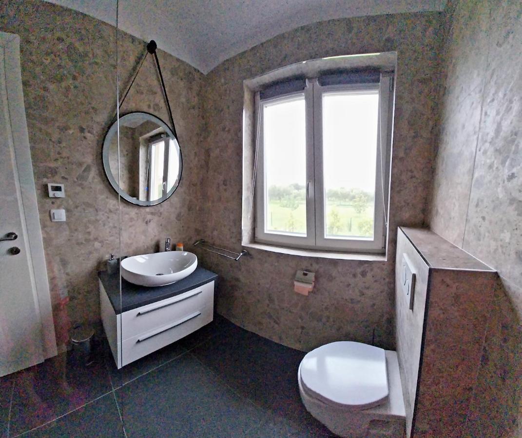 Vila Dubravka - Schoen Und Komfortabel Inmitten Von Olivenbaeumen Und Weinbergen Mit Whirlpool Valtura Buitenkant foto