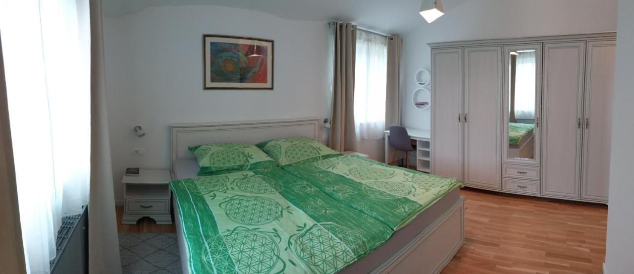 Vila Dubravka - Schoen Und Komfortabel Inmitten Von Olivenbaeumen Und Weinbergen Mit Whirlpool Valtura Buitenkant foto