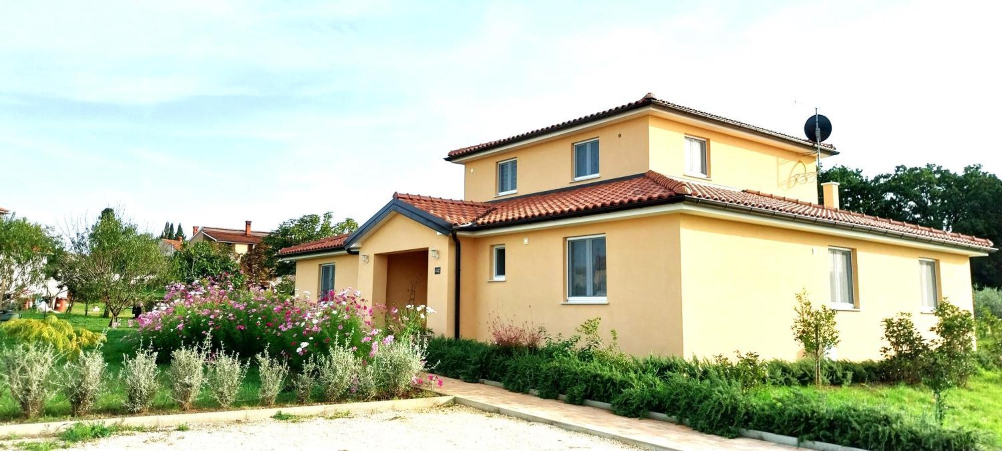 Vila Dubravka - Schoen Und Komfortabel Inmitten Von Olivenbaeumen Und Weinbergen Mit Whirlpool Valtura Buitenkant foto