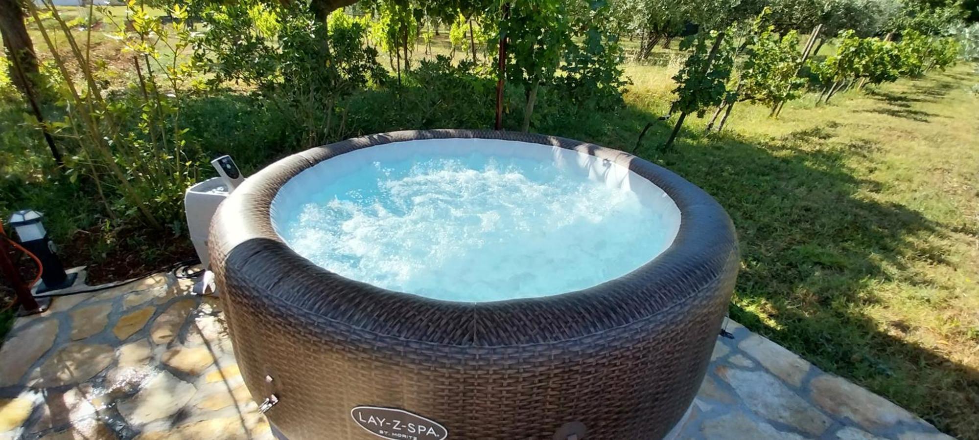 Vila Dubravka - Schoen Und Komfortabel Inmitten Von Olivenbaeumen Und Weinbergen Mit Whirlpool Valtura Buitenkant foto